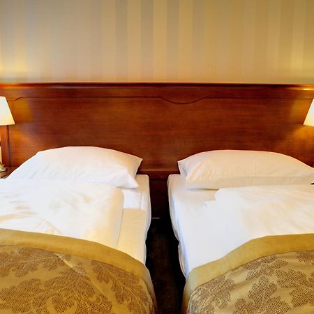 Hotel Kazimierski Zdroj Janowiec Extérieur photo